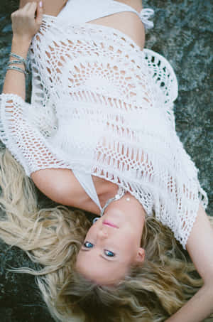 Bohemian Style Portrait Woman Lying Down Wallpaper