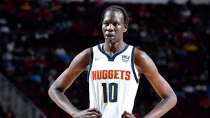Bol Bol Denver Nuggets Court Presence Wallpaper