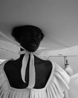 Bold Black And White Fashion Statement Wallpaper