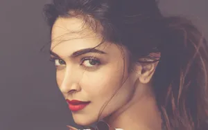 Bollywood Deepika Padukone Close-up Wallpaper