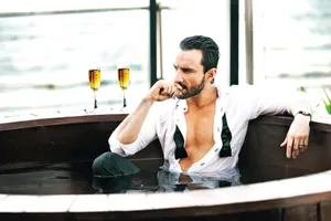 Bollywood Film Actor Saif Ali Khan Wallpaper