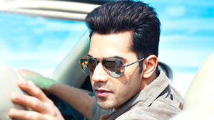 Bollywood Hd Actorr Varun Dhawan Wallpaper