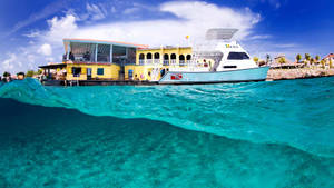 Bonaire Ship In Sea Wallpaper