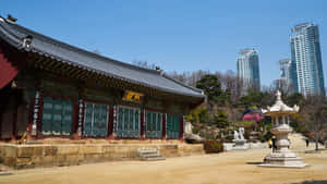 Bongeunsa Temple Traditional Architectureand Modern Skyscrapers Wallpaper