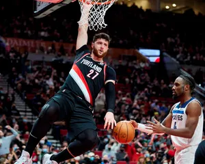 Bosnian Professional Basketball Player Jusuf Nurkic Dunk Wallpaper
