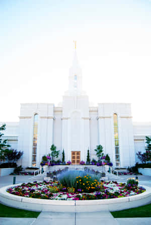 Bountiful Mormon Temple In Utah Wallpaper