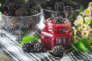 Boysenberry Table Centerpiece Wallpaper