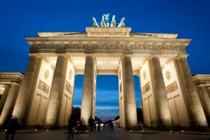 Brandenburg Gate Glowing Horses Statue Wallpaper