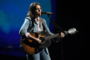 Brandi Carlile Acoustic Performance Wallpaper