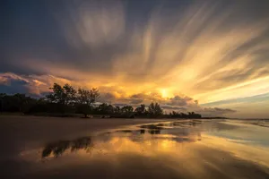Breathtaking Sunset Over Darwin Harbour In Darwin, Australia Wallpaper