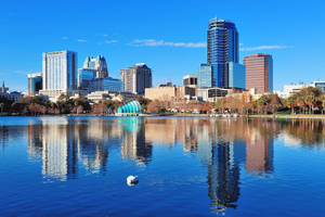 Breathtaking View Of Lake Eola Park In Downtown Orlando Wallpaper