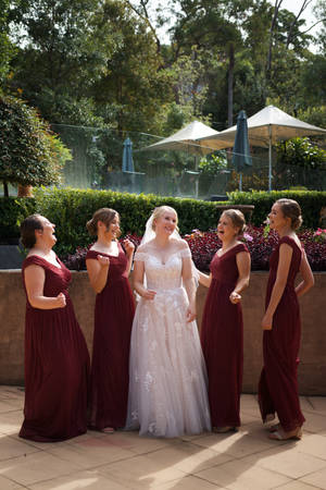 Bridesmaids With Bride Wallpaper