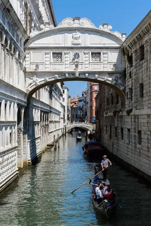 Bridge Of Sighs Daytime Gondola Wallpaper