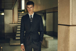 Brioni Suit With A Belt Wallpaper