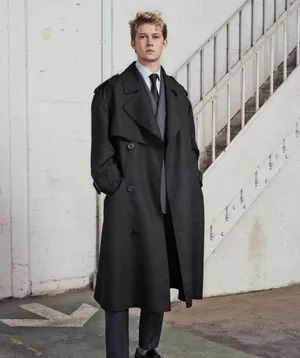 British Actor Joe Alwyn Wallpaper