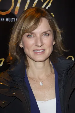 British Journalist And Television Presenter Fiona Bruce Smiling For The Camera Wallpaper