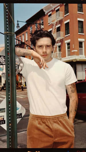 Brooklyn Beckham Urban Style Wallpaper