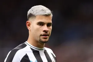 Bruno Guimarães Facing Camera Wallpaper