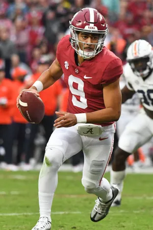 Bryce Young Alabama Quarterback Action Wallpaper