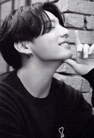 Bts Jung Kook Cute Black White Wallpaper