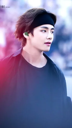 Bts Tae Hyung Side-profile Wallpaper