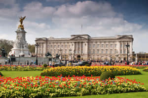 Buckingham Palace Springtime Gardens Wallpaper