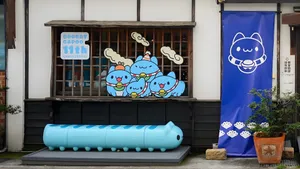 Bugcat Capoo Family Outside Shop Wallpaper