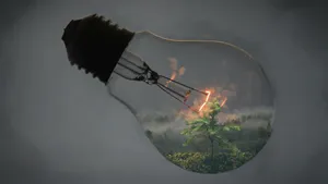 Bulb With Electric Charge Wallpaper