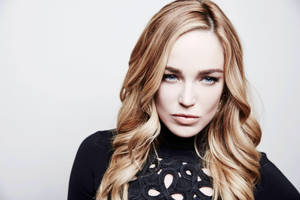 Caity Lotz Blue Eyes Wallpaper