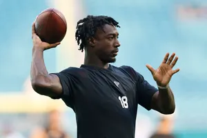 Calvin Ridley Warming Up Football Practice Wallpaper