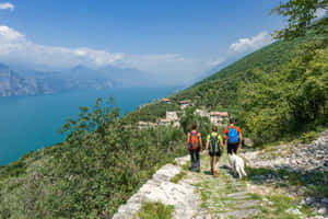 Camping In Lago Di Garda Wallpaper