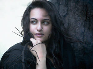 Candid Look Sonakshi Sinha Wallpaper