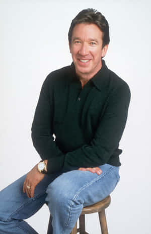 Caption: A Gracious Smile From The Legendary Tim Allen Wallpaper