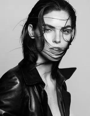 Caption: Graceful Hilary Rhoda - Captivating Beauty In Inspiration Wallpaper