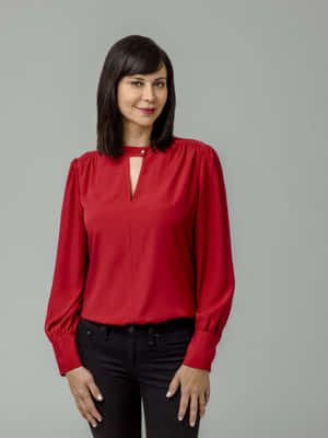 Caption: Inspiring Hollywood Actress Catherine Bell Wallpaper