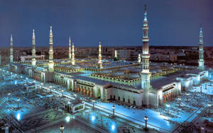 Caption: Majestic Mosque In Medina Wallpaper