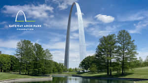 Caption: Majestic View Of The Gateway Arch Wallpaper