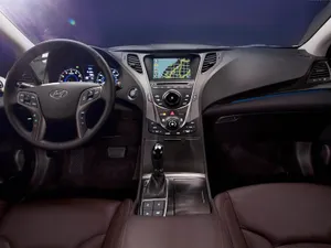 Caption: Sleek And Powerful Hyundai Azera Wallpaper