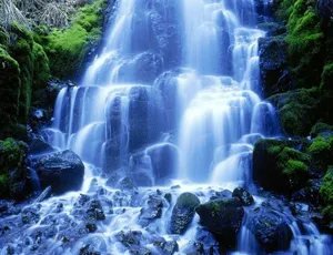 Captivating 3d Waterfall Image Wallpaper
