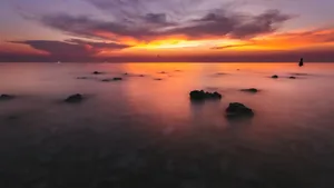 Captivating 4k View Of The Crystal-clear Ocean Wallpaper