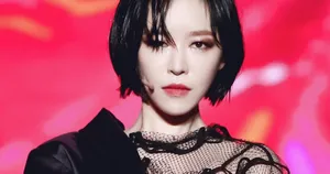 Captivating Brown Eyed Girl Wallpaper