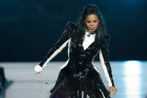 Captivating Dance Pose By Janet Jackson Wallpaper