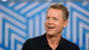 Captivating Glance Of Greg Kinnear Wallpaper