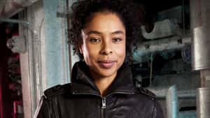 Captivating Headshot Of Sophie Okonedo Wallpaper