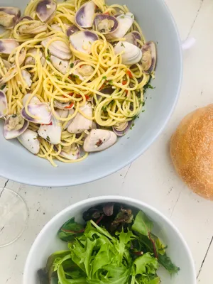 Captivating Plate Of Spaghetti Alla Vongole Wallpaper