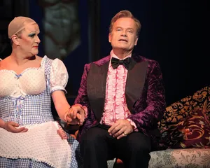 Captivating Portrait Of Renowned Actor, Kelsey Grammer Wallpaper