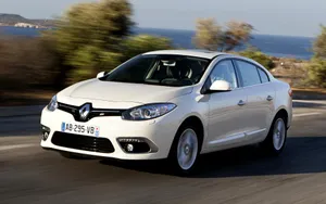 Captivating Renault Fluence In Pristine Nature Wallpaper