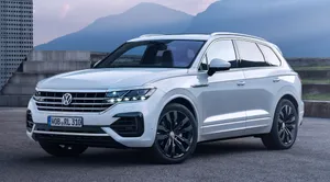 Captivating Ride With A Volkswagen Touareg Wallpaper