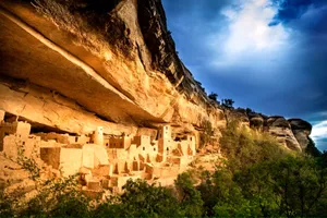 Captivating Sunset Over The Mesa Desert Wallpaper