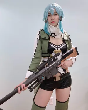 Captivating Sword Art Online Cosplay Duo Wallpaper